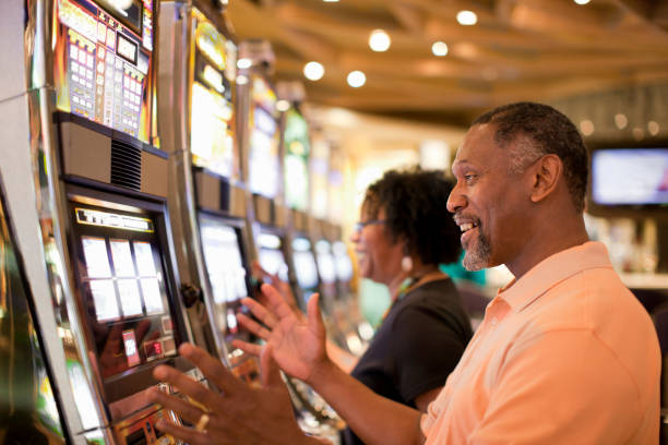 Kombinasi Number table interface showing live dealer, card draws, and betting panels on mobile